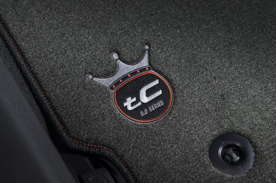 Детали интерьера Scion tC Release Series 9.0 2014 года  (фото 19 из 27)